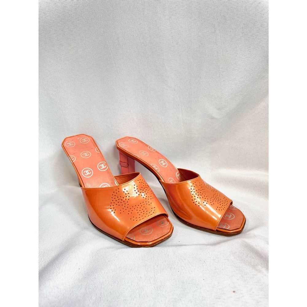 Auth 1990s Orange/ Pink Shiny Patent Leather with “CC” Chanel Monogram sz 35 1/2